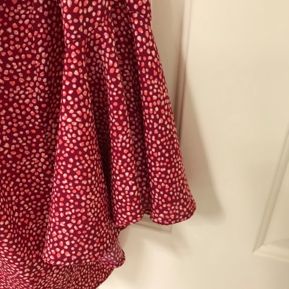 Lauren Conrad red print bell sleeve high/low top - Picture 7 of 8